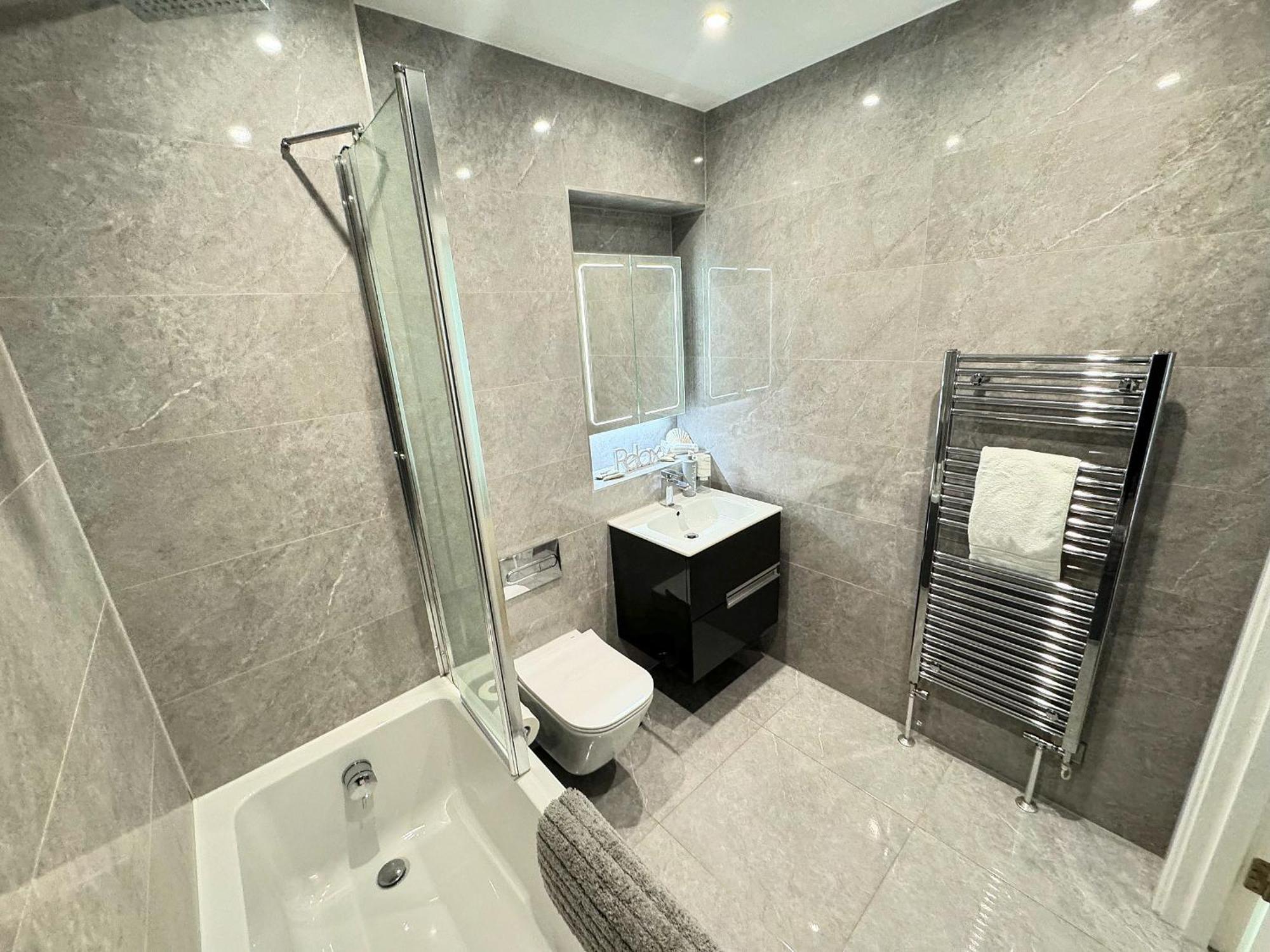 Stunning Beach Front Apartment With Sea Views, Free Parking & Balcony Ράμσγκεϊτ Εξωτερικό φωτογραφία