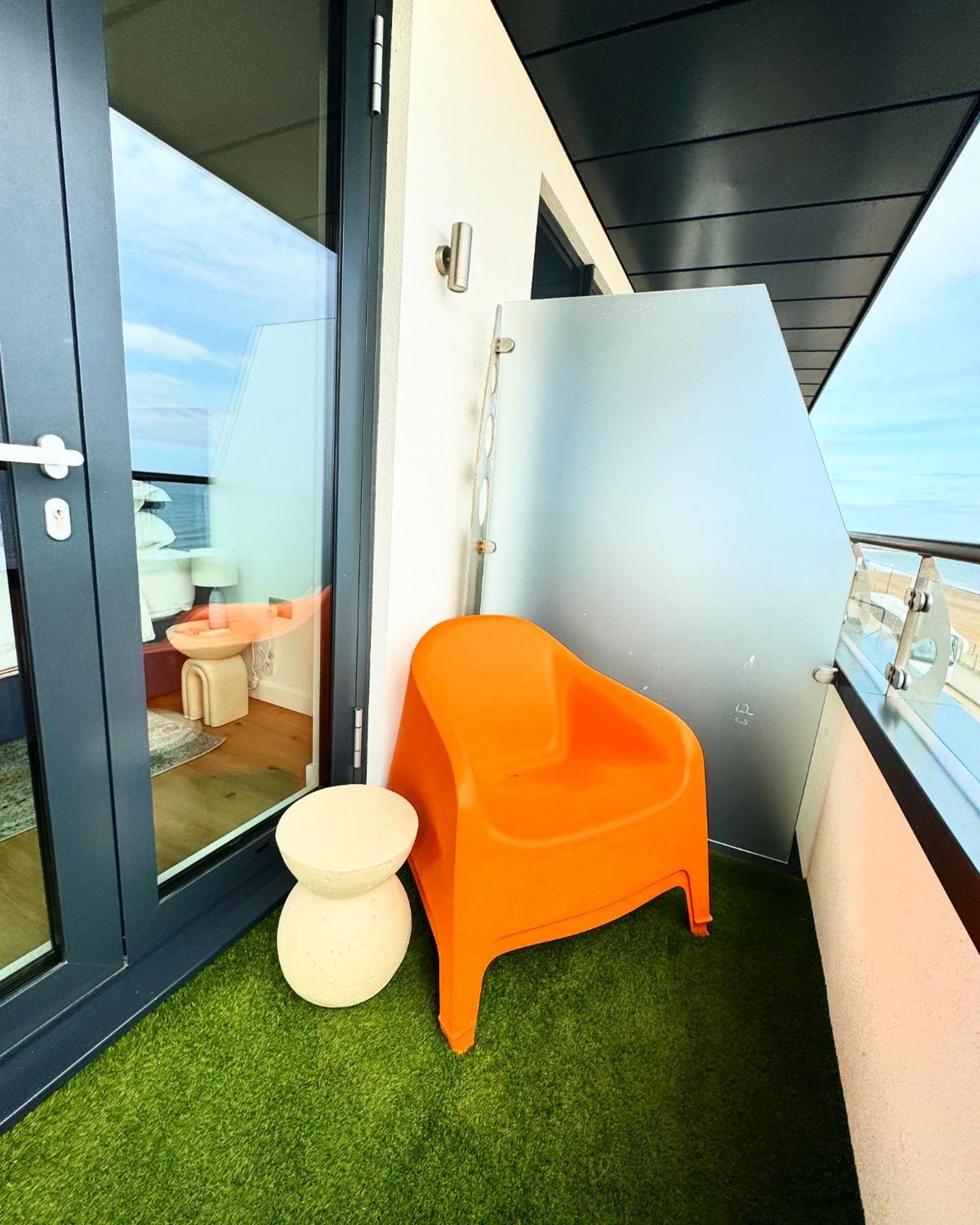 Stunning Beach Front Apartment With Sea Views, Free Parking & Balcony Ράμσγκεϊτ Εξωτερικό φωτογραφία